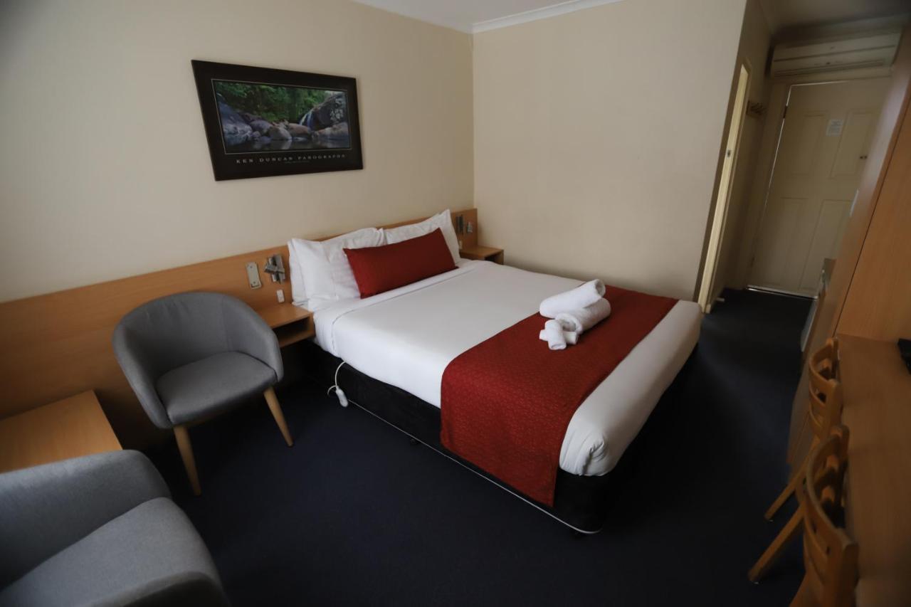Townhouse Motel Cowra Exterior photo