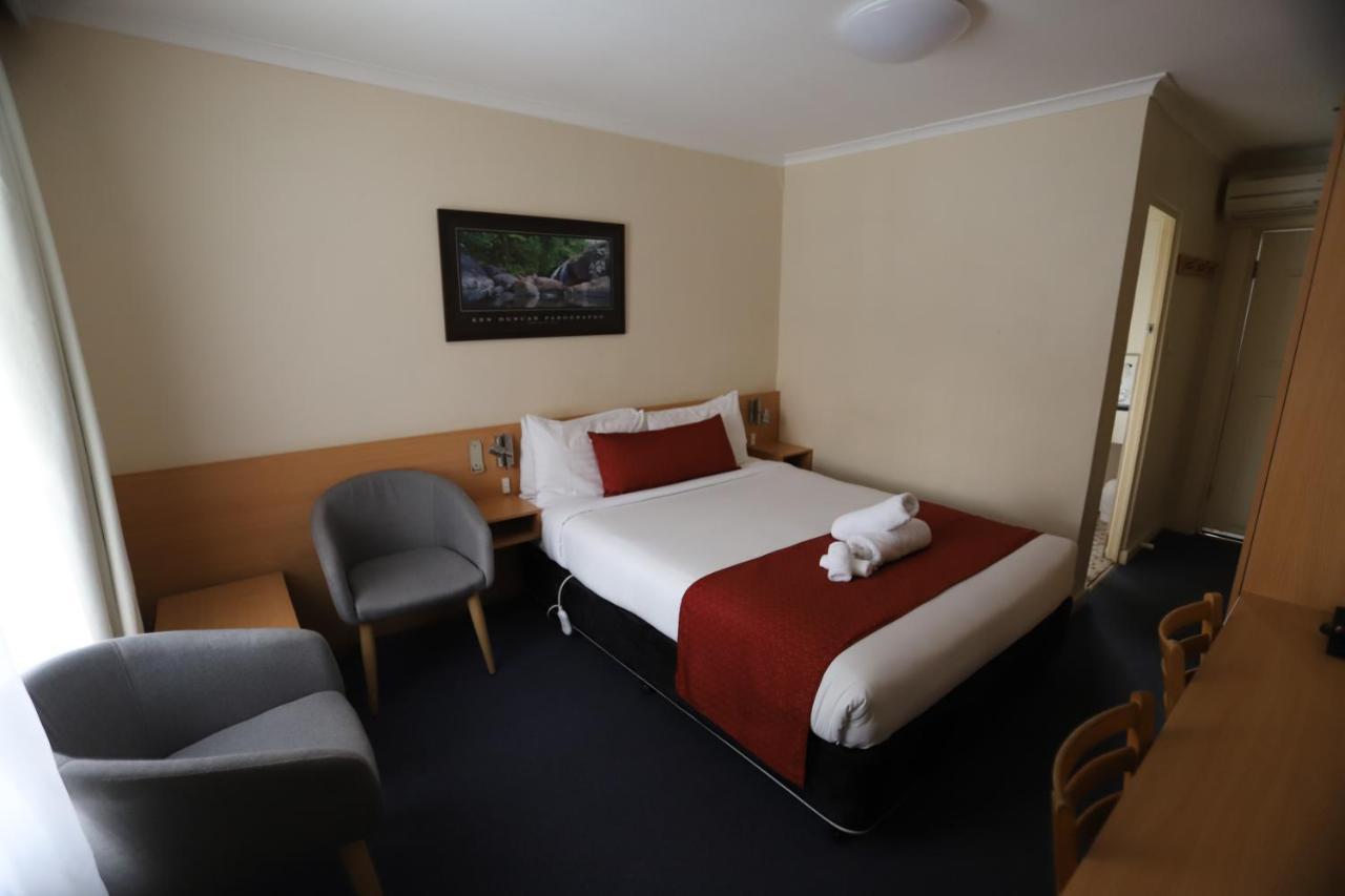 Townhouse Motel Cowra Exterior photo