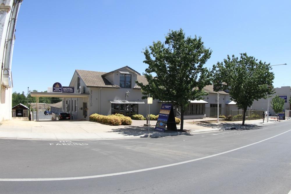 Townhouse Motel Cowra Exterior photo