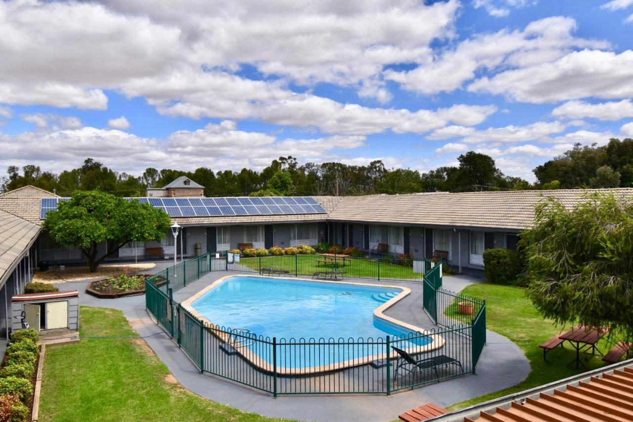 Townhouse Motel Cowra Exterior photo